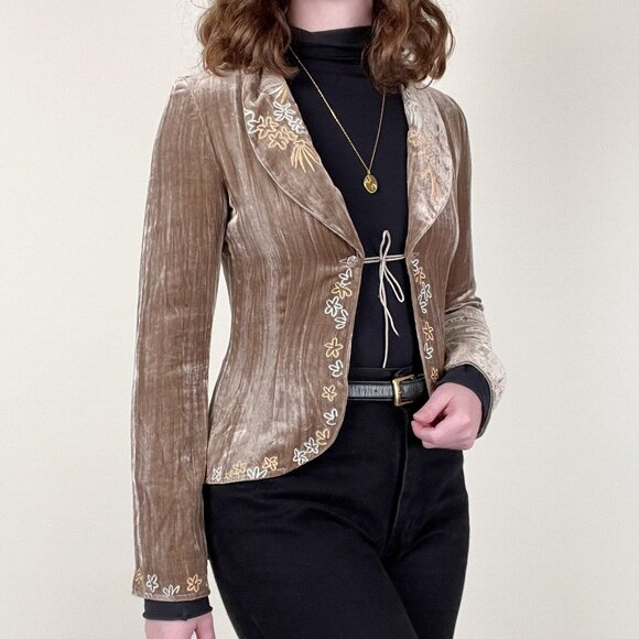 Vintage Tan Velvet Blazer with Floral Details - Picture 4 of 9